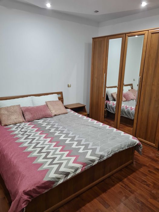 Inchiriez apartament