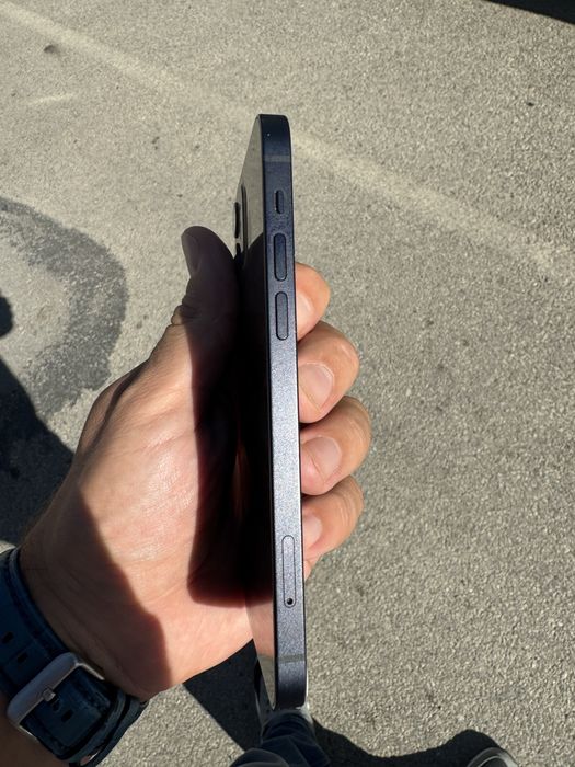 iPhone 12 128GB 85% батерия Много добро състояние.