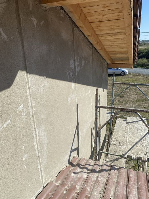 Tencuiala mecanizata si glet