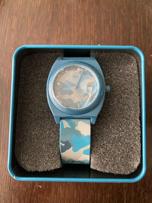 Неизползван часовник Benetton