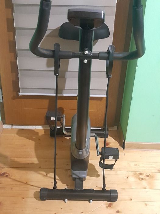 Vând bicicleta fitnes