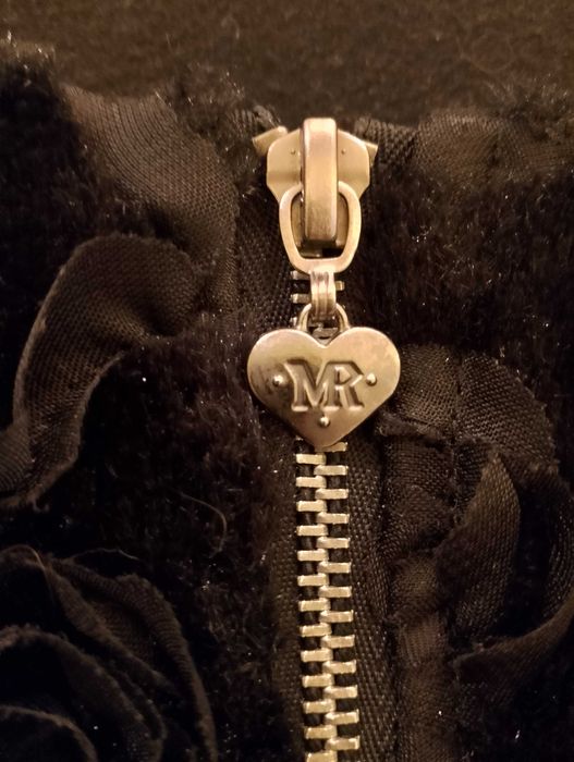 Атрактивен парти бомбър