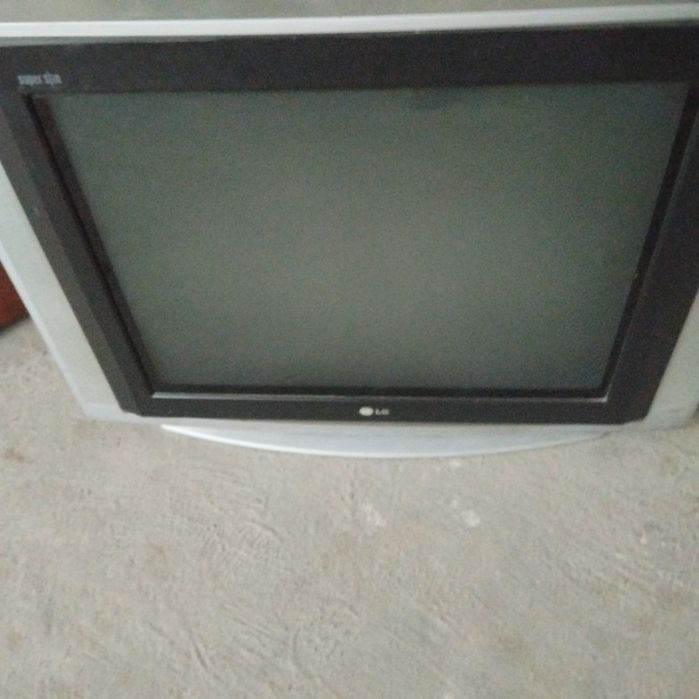 Televizor srochna sotiladi