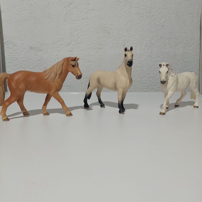 Фигурки на коне Schleich