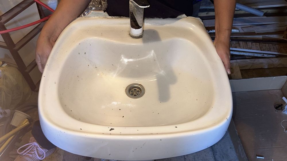 Умывальник без смесителя