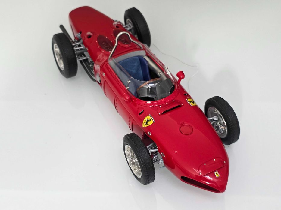 Macheta Auto 1/18 CMC Ferrari Dino 156 F1 Sharknose Formel 1 Weltmeister 1961