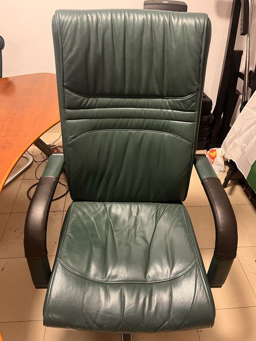 Луксозно офис обзавеждане- само лично предаване