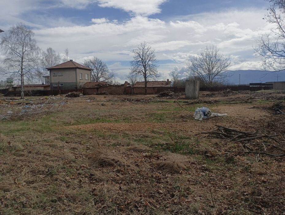 Почистване на запустели терени