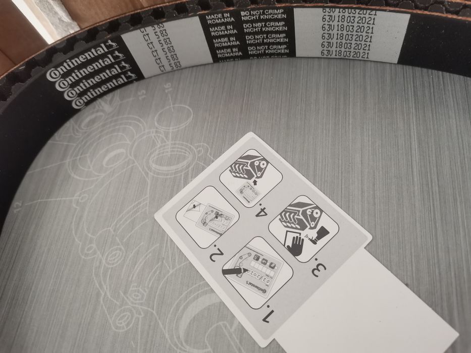 Ангинажен ремък комплект с водна помпа и ролки за toyota avensis 2000