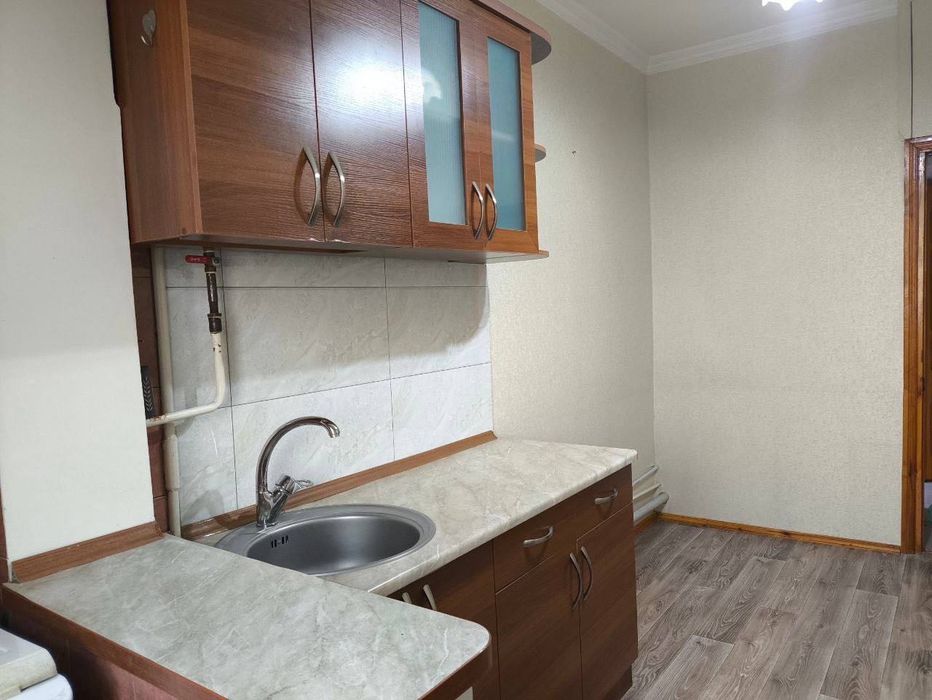 Просторная 3-комнатная 70 м², средний этаж, свежий ремонт, м-в Риезий