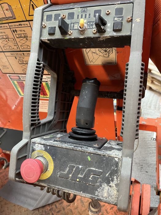 Nacela electrica JLG 3246 ES genie 12 metri