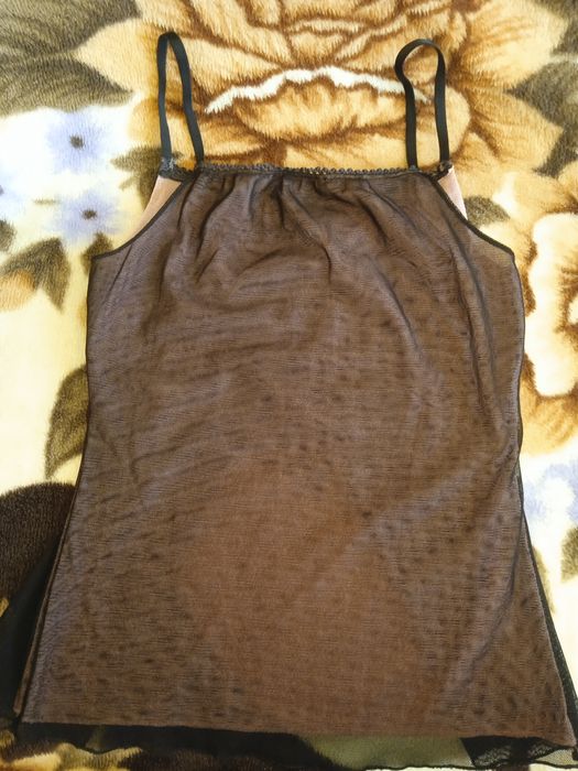 Tricouri fete mărimea S , toate la 60 de lei