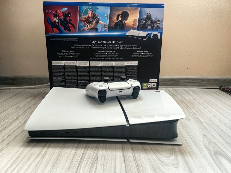 Продавам Playstation 5 Digital Edition пълен комплект