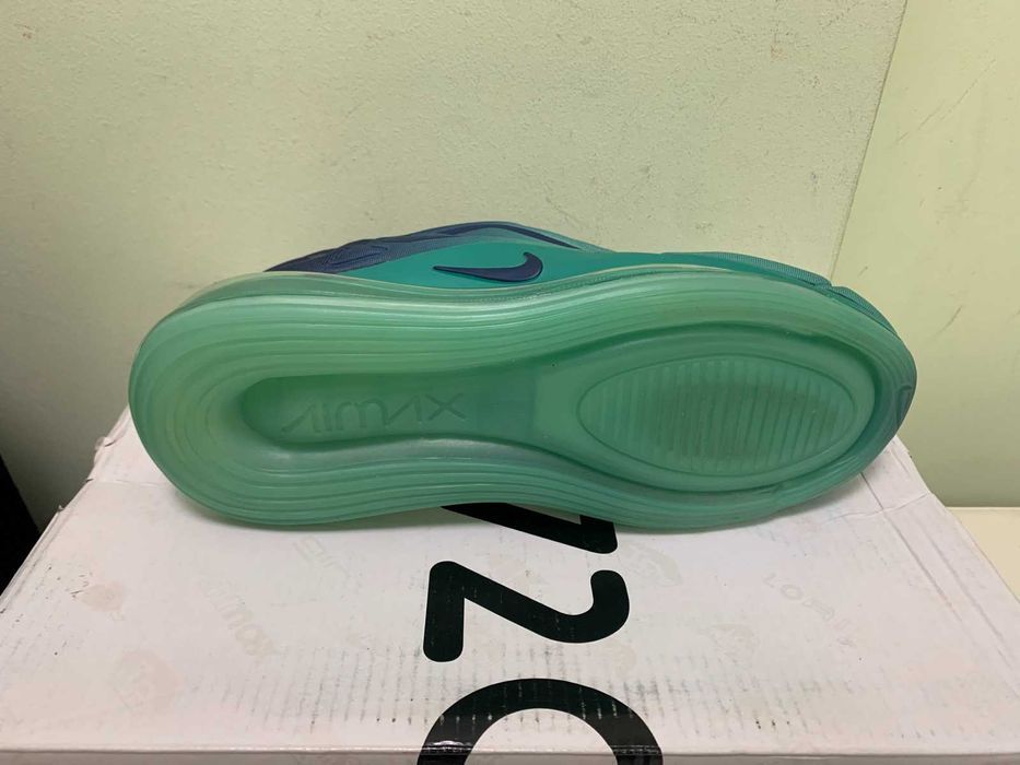 Оригинални дамски маратонки Nike Air Max 720 налични 38 номер