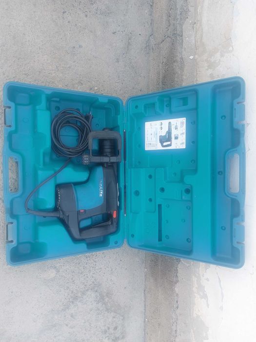 Перфоратор Makita 4001 + 3 бура