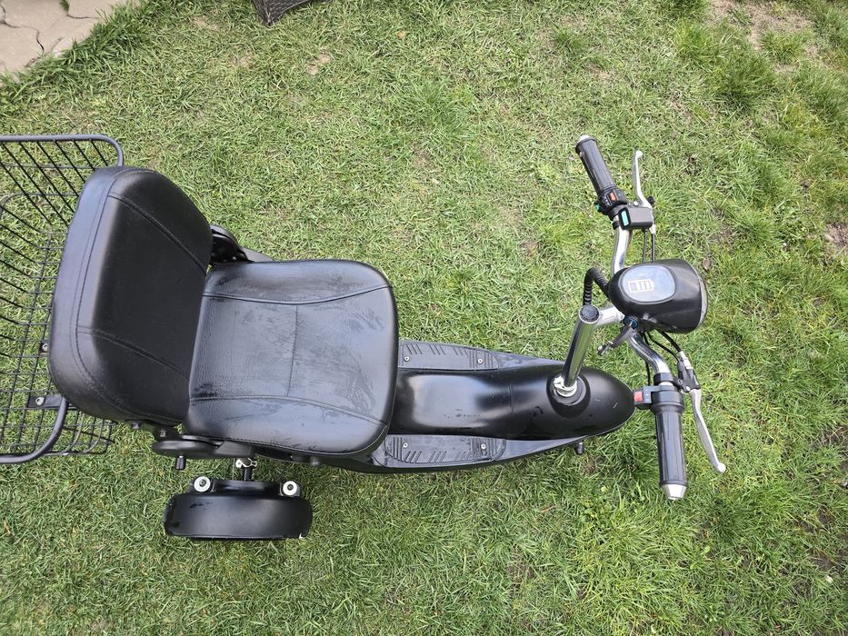 Vand tricicleta electrica pentru adulti