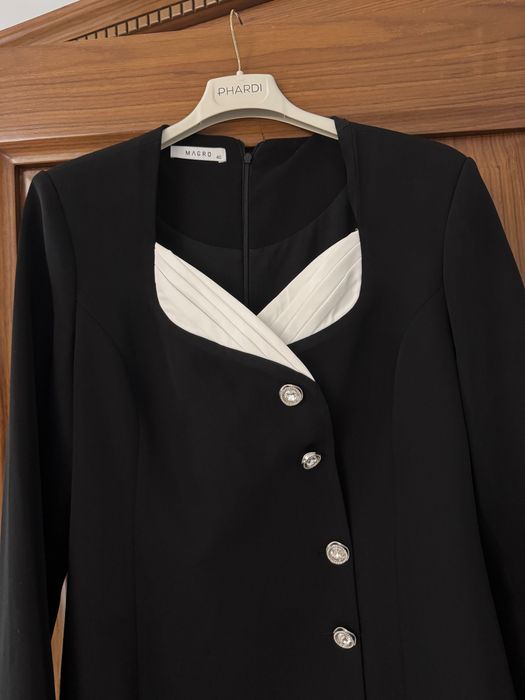 Eлегантна къса черна рокля