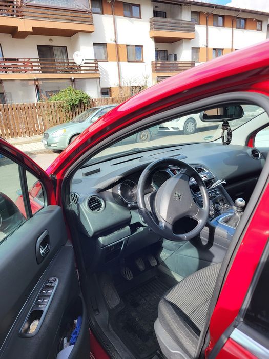 Peugeot 5008 2011