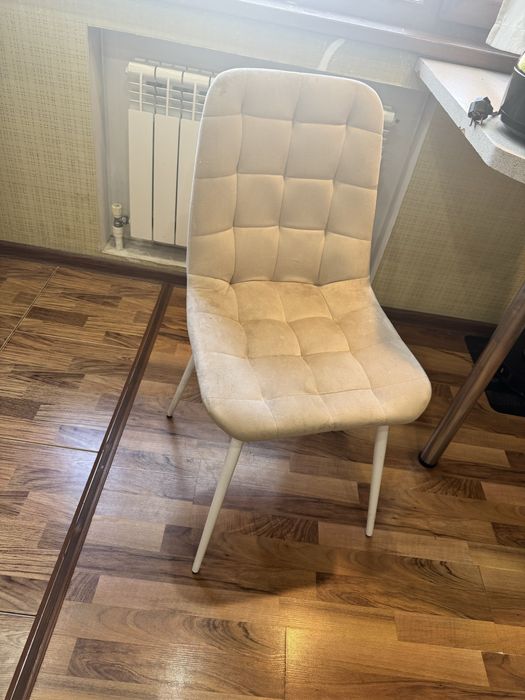 Продаются два стула