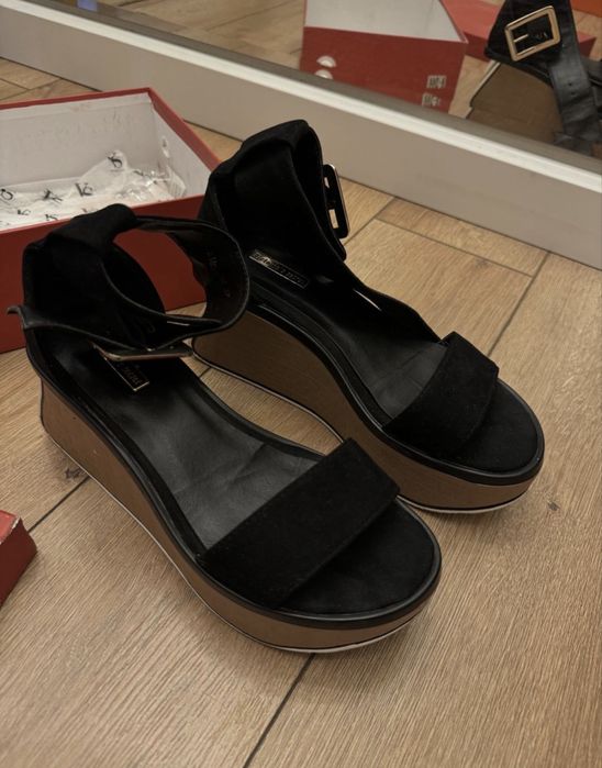 Босоножки стильные красивые