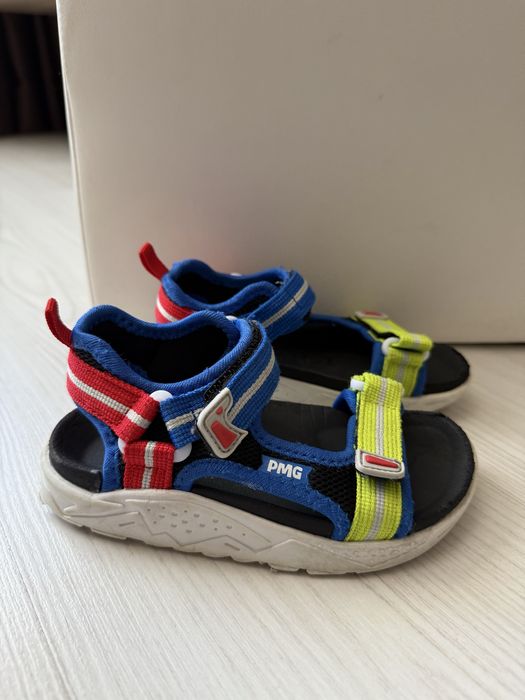 Сандали Nike и Primigi