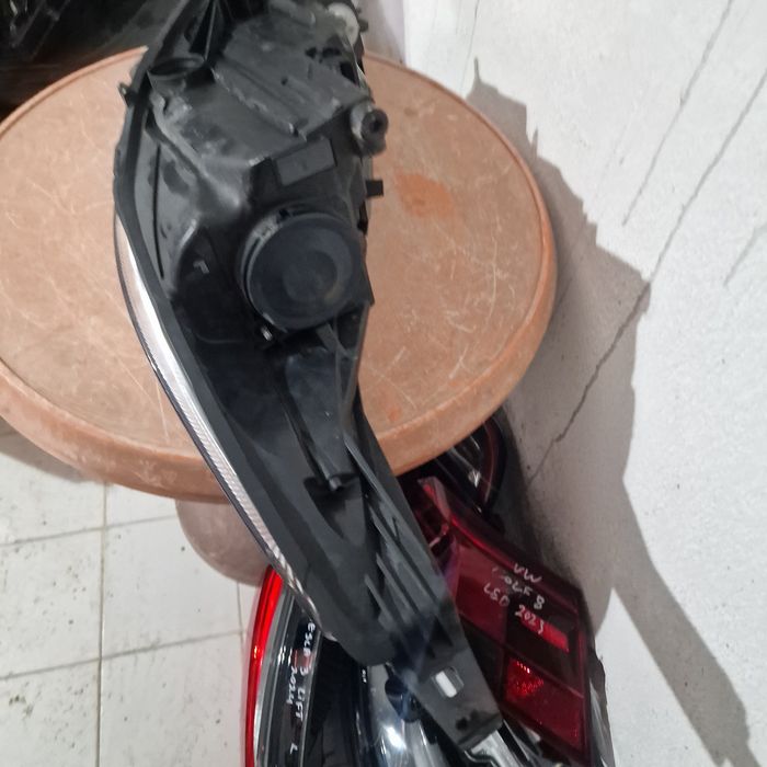 Ford Fiests 2017  13-17 десен фар