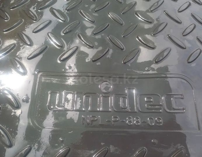 Продам полик в багажник.