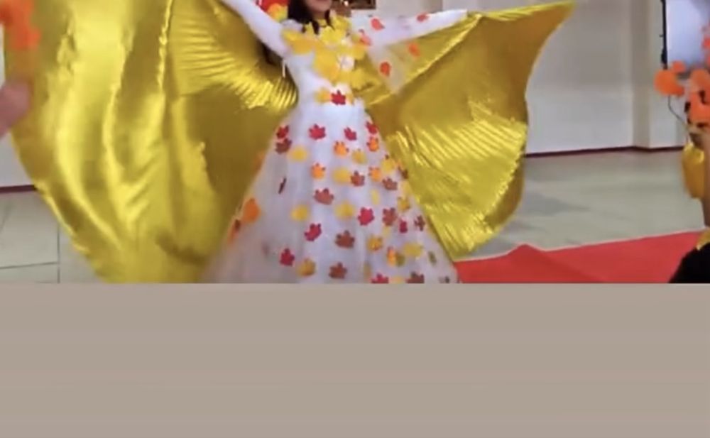 Продам платья для осенего бала