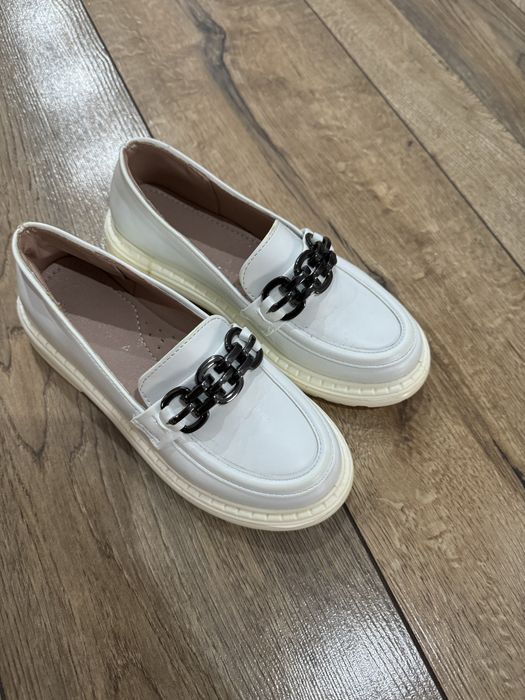 Продам туфли детские