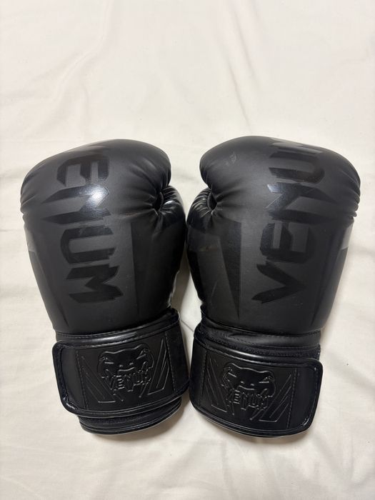 Боксови ръкавици Venum elite 14oz