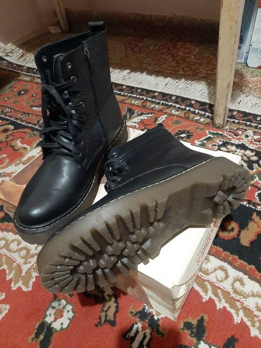 Новые женские ботинки Kari