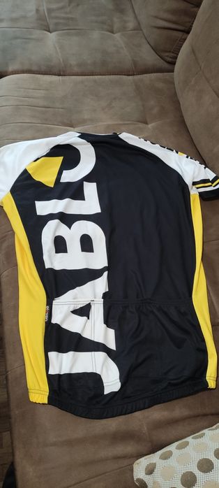 Джърсита ,къси гащета ,всичко е ново