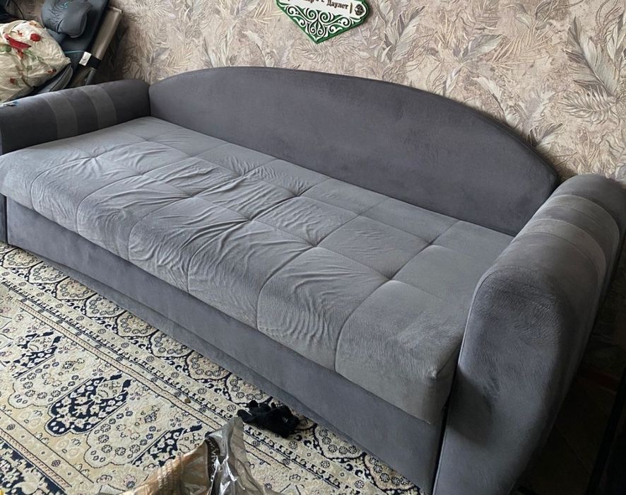Срочно продам диван