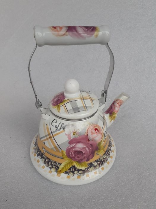 Емайлиран чайник с рози. Индукция