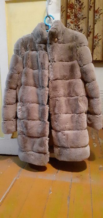 Продам женскую шубу