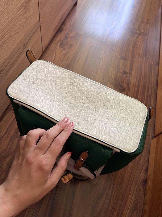 Дамска кожена раница