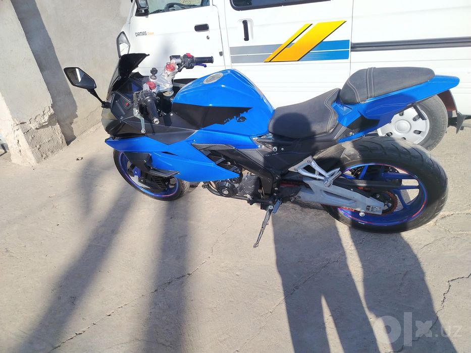 Moto 400 kub sotiladi