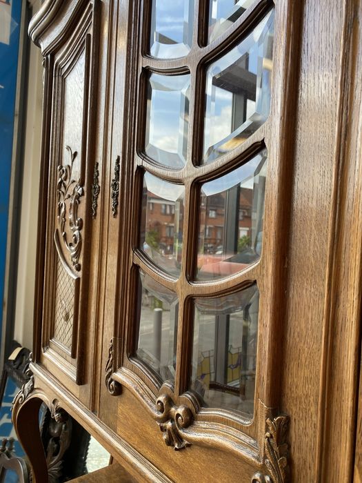 Стар френски шкаф от дъб