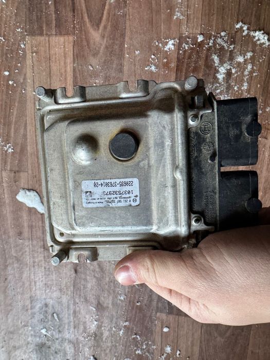 Продам запчасти Lada Largus