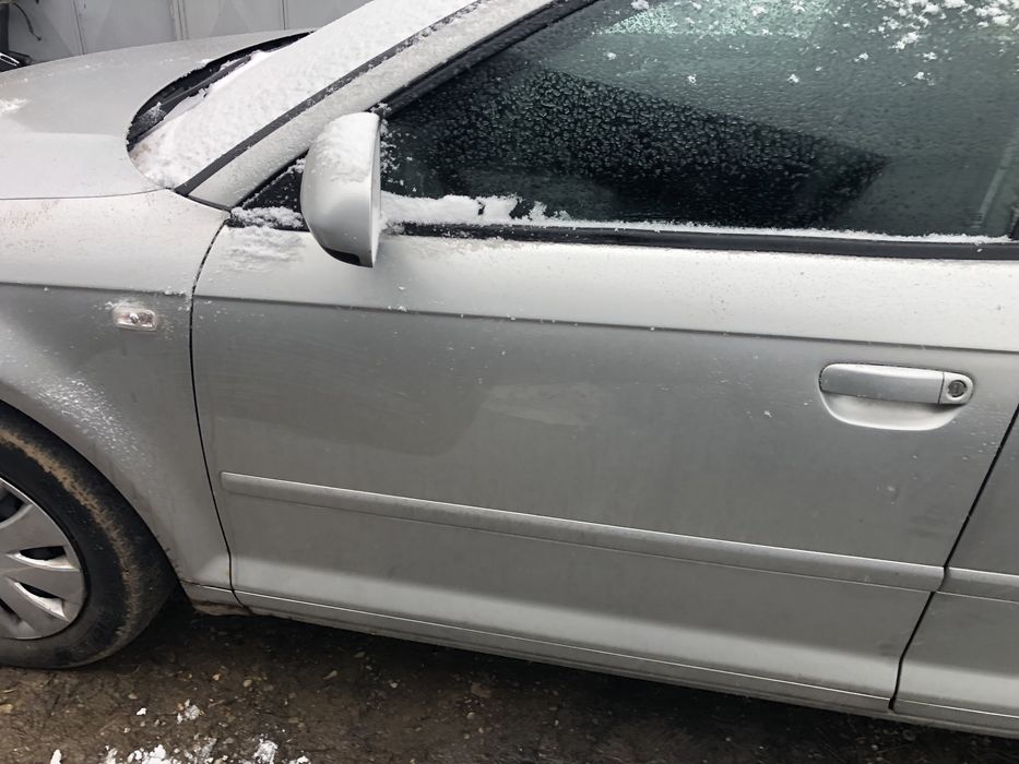 Usa Portiera Audi a3 8p 1.6 mpi BSE stangai dreapta 2007 LY7W COD