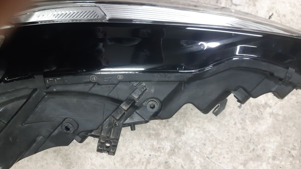 Ляв фар audi a8 d5