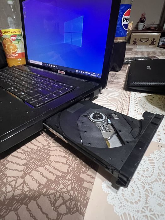Лаптоп  DELL  2010