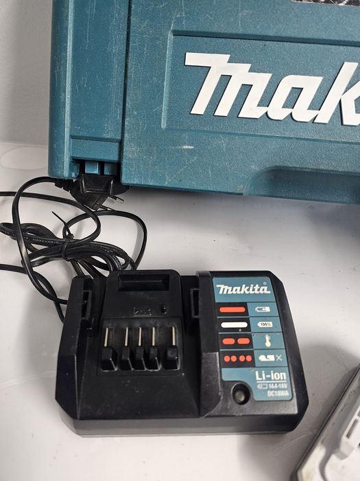 Makita Trusă completă Autofiletanta+ 2 acumulatori+ stație + cutie