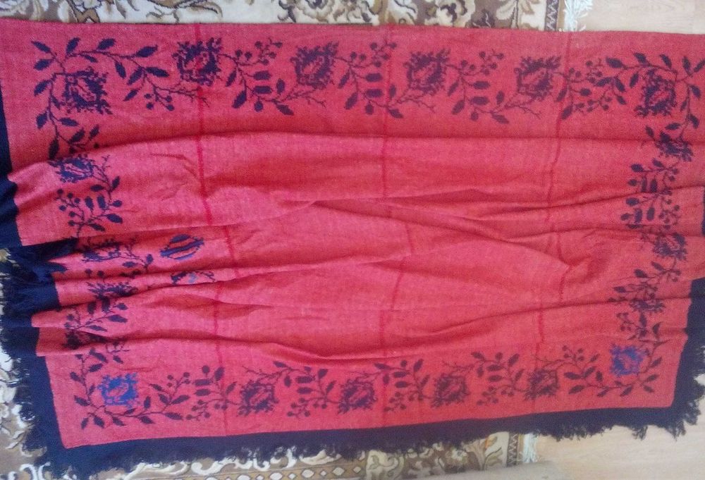 2  броя винтидж покривки около 100 годишни,  уникати, за ценители