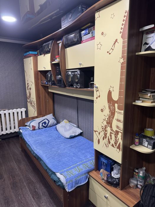 Продам Подростковую спальную гарнитуру