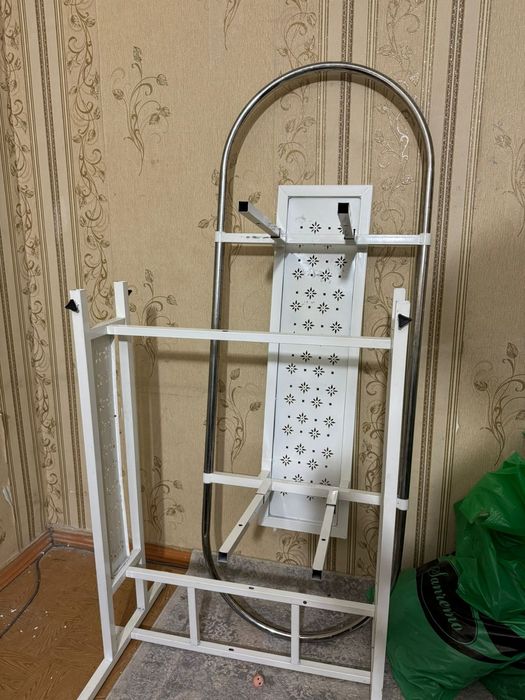 Вешалка в отличном состоянии