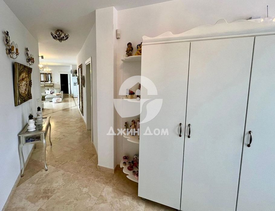 Продава се Четиристаен апартамент в Несебър - 182 кв.м за 1850 €/кв.м - Снимка #3