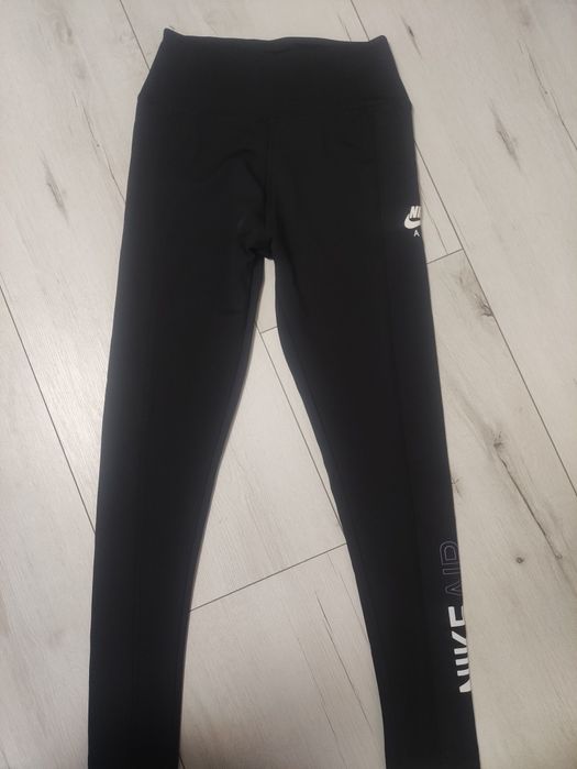 Клинове Nike и Under Armour