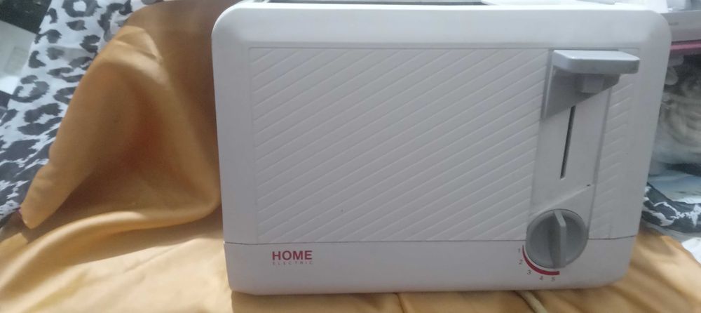 Тостер Home Electric  в отличном состоянии