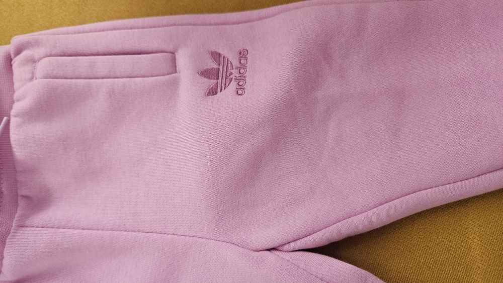 Pantaloni trening Adidas noi, mărimea 80